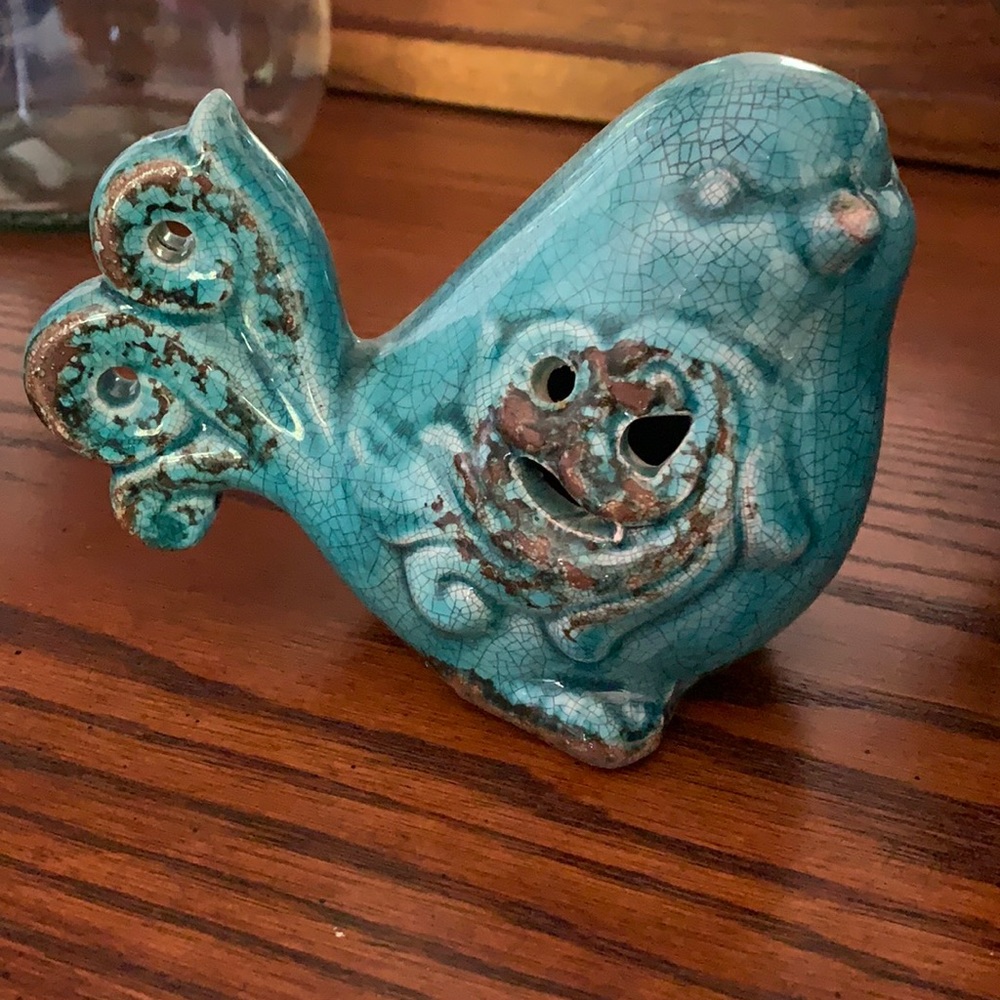 Blue bird accent decor